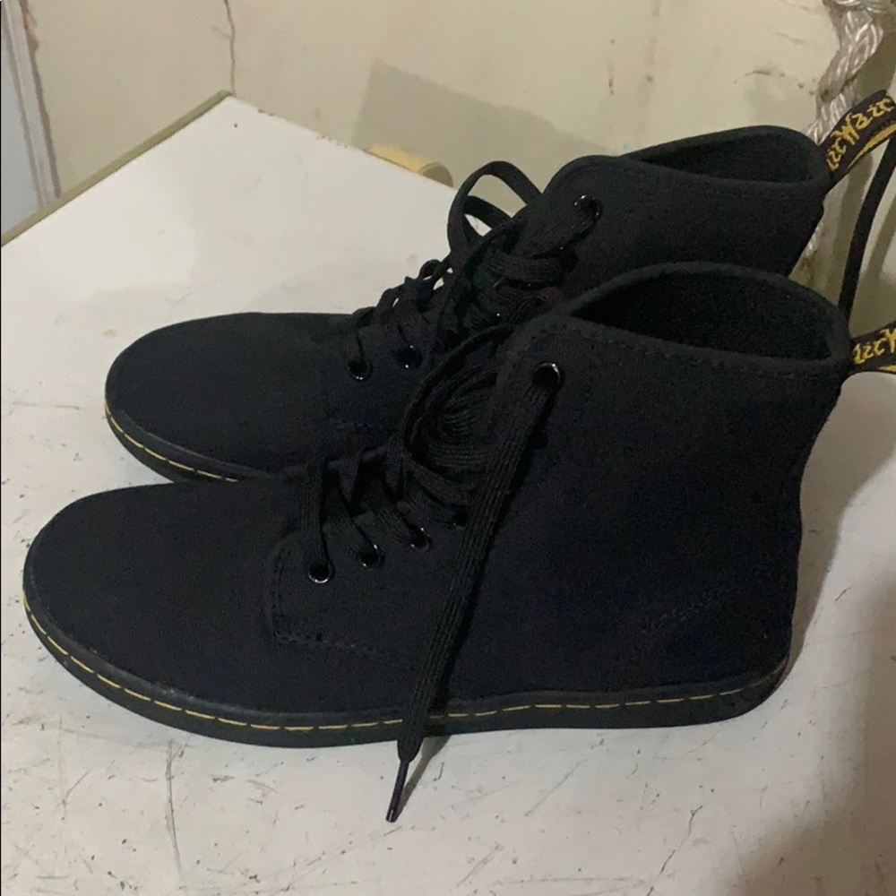 Dr Martens women’s size 8 canvas boot